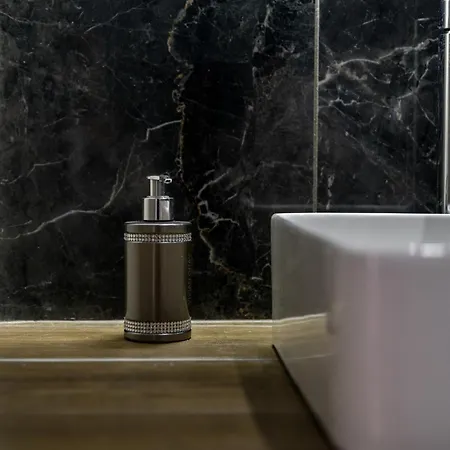 Angrali In Ratzakli Villa *