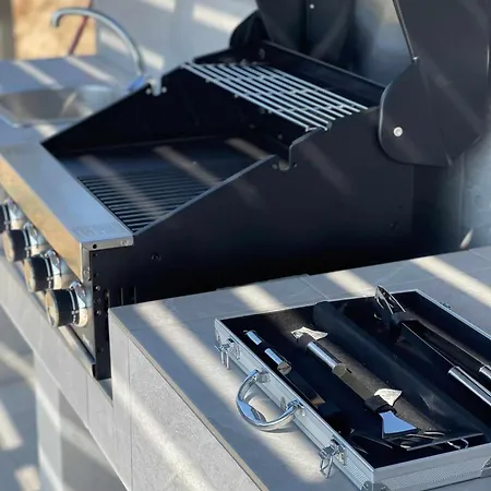 Angrali In Ratzakli * Ratzaklíon