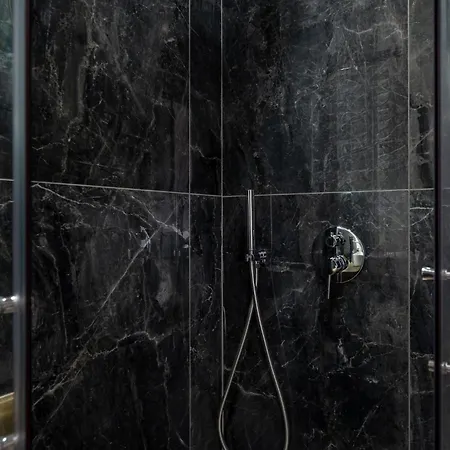 ヴィラ Angrali In Ratzakli *