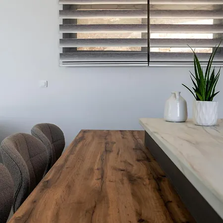 ヴィラ Angrali In Ratzakli